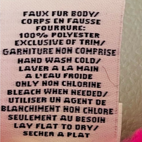 NWT - UGG Oversized Faux Shearling Scarf in Rock Rose - Picture 15 of 16